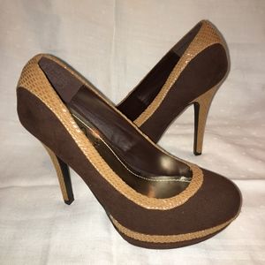 BROWN PUMPS